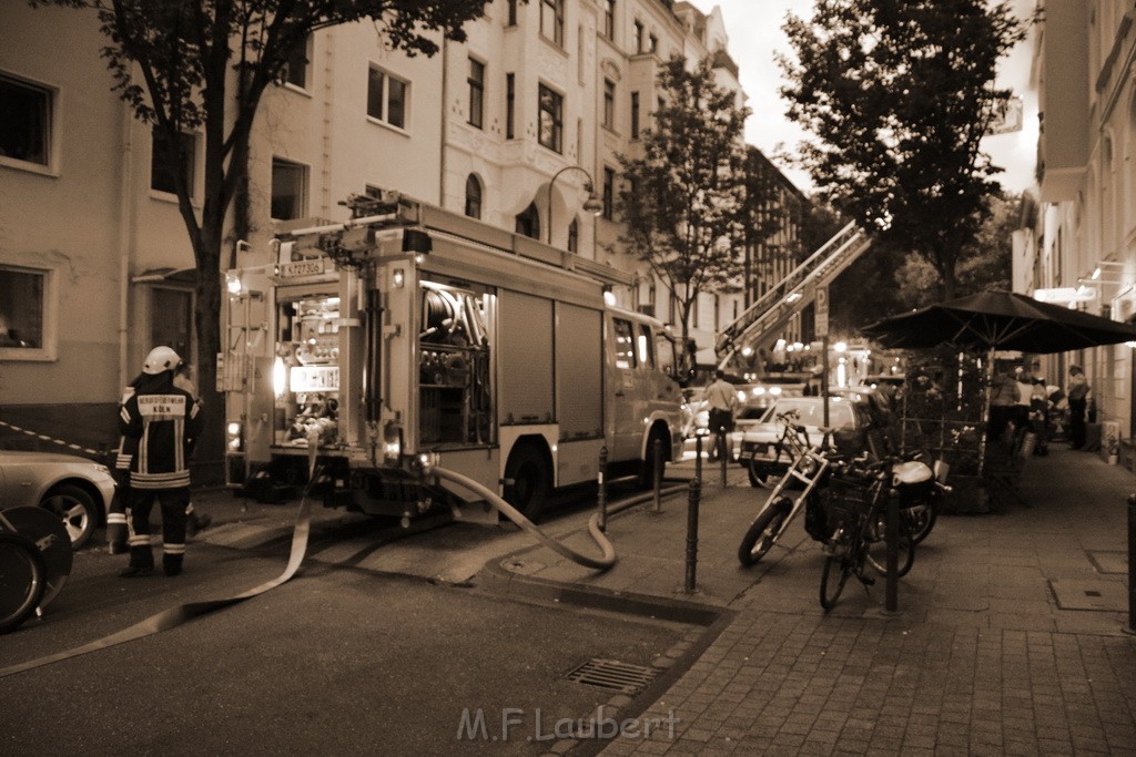 Feuer 2 Y Koeln Neustadt Sued Darmstaedterstr P004.JPG - Miklos Laubert